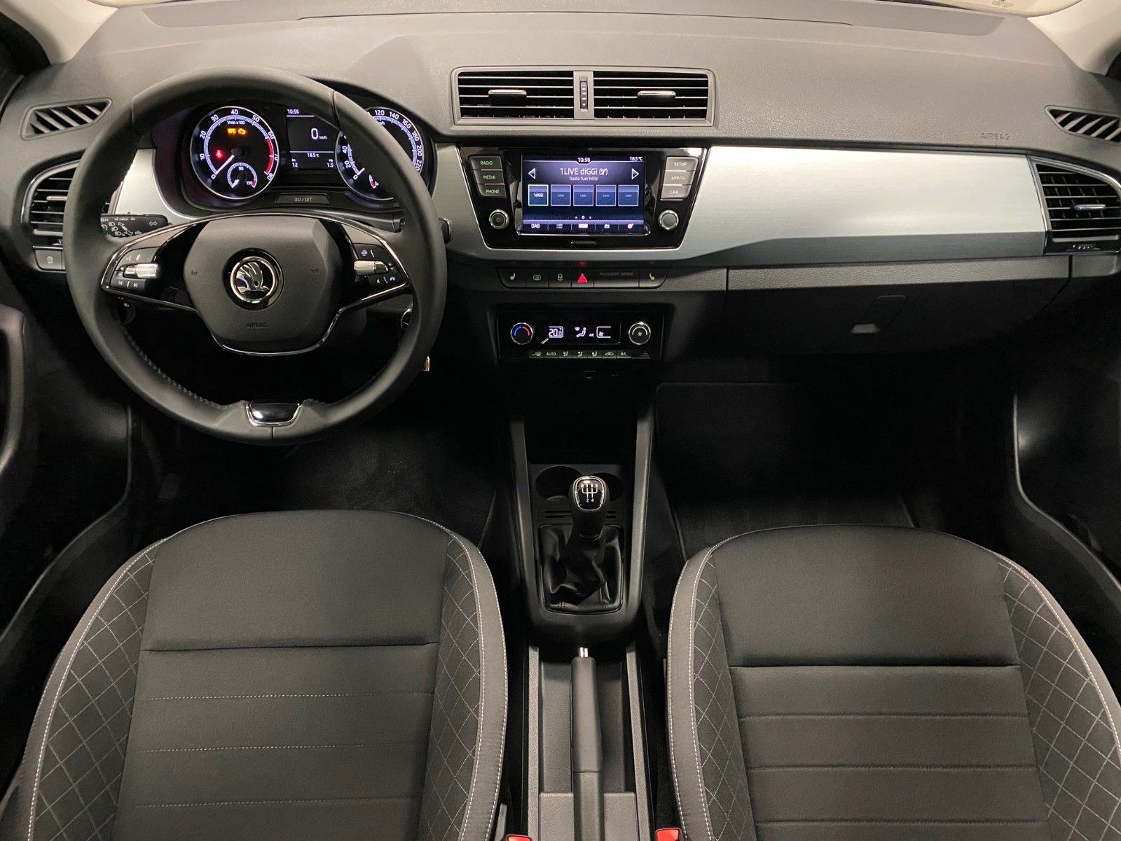 Fahrzeugabbildung SKODA Fabia 1.0 TSI AMBITION PLUS COMBI+NEBEL+App+ALU+
