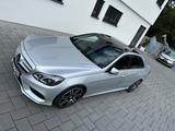 Mercedes-Benz E 250 BlueEfficiency AMG Sport-Paket- 4 Matic - Mercedes-Benz E 250: Limousine