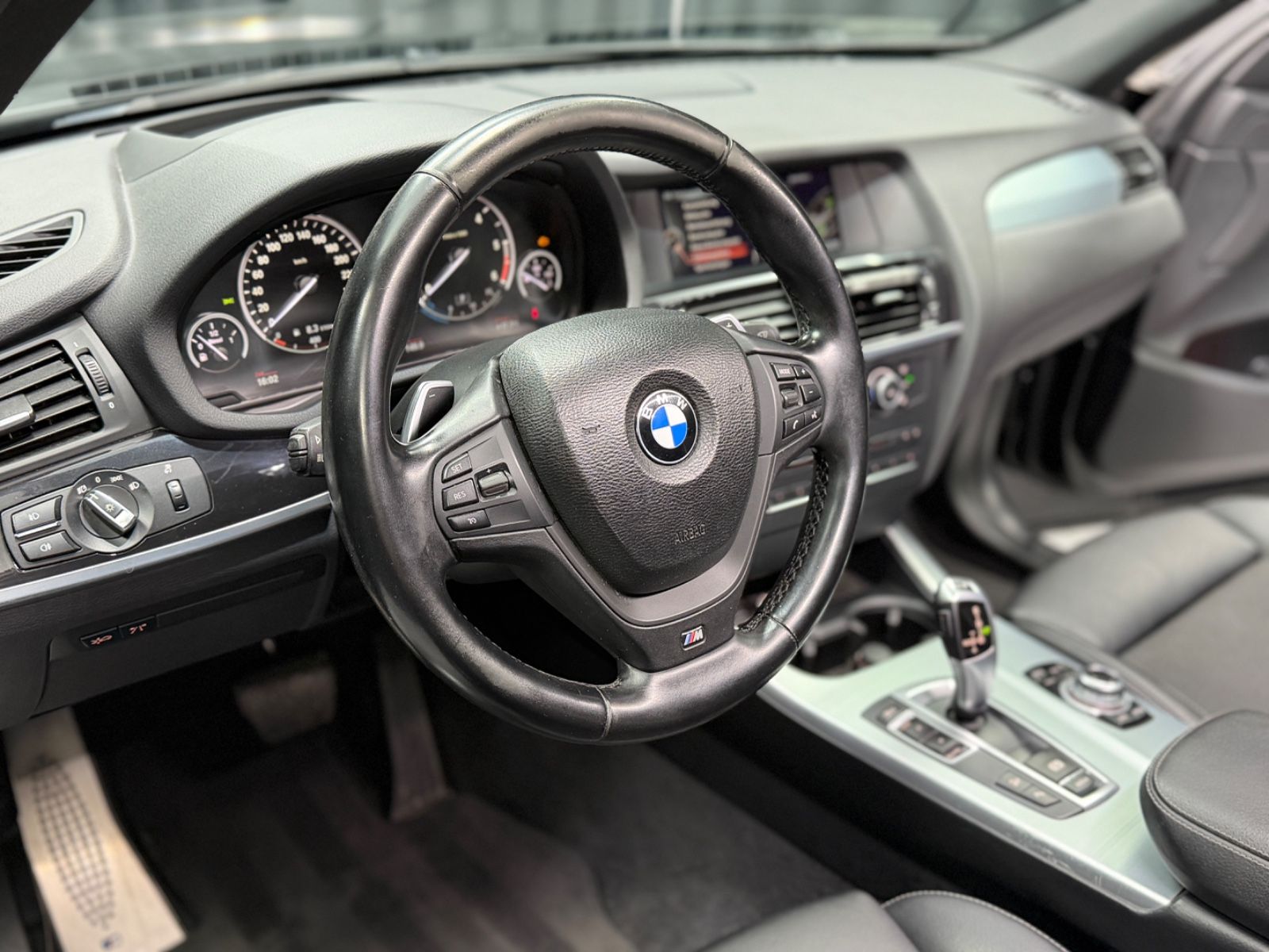 Fahrzeugabbildung BMW X3 xDrive 30 d|M-SPORTPAKET|NAVI|PANO|AHK|