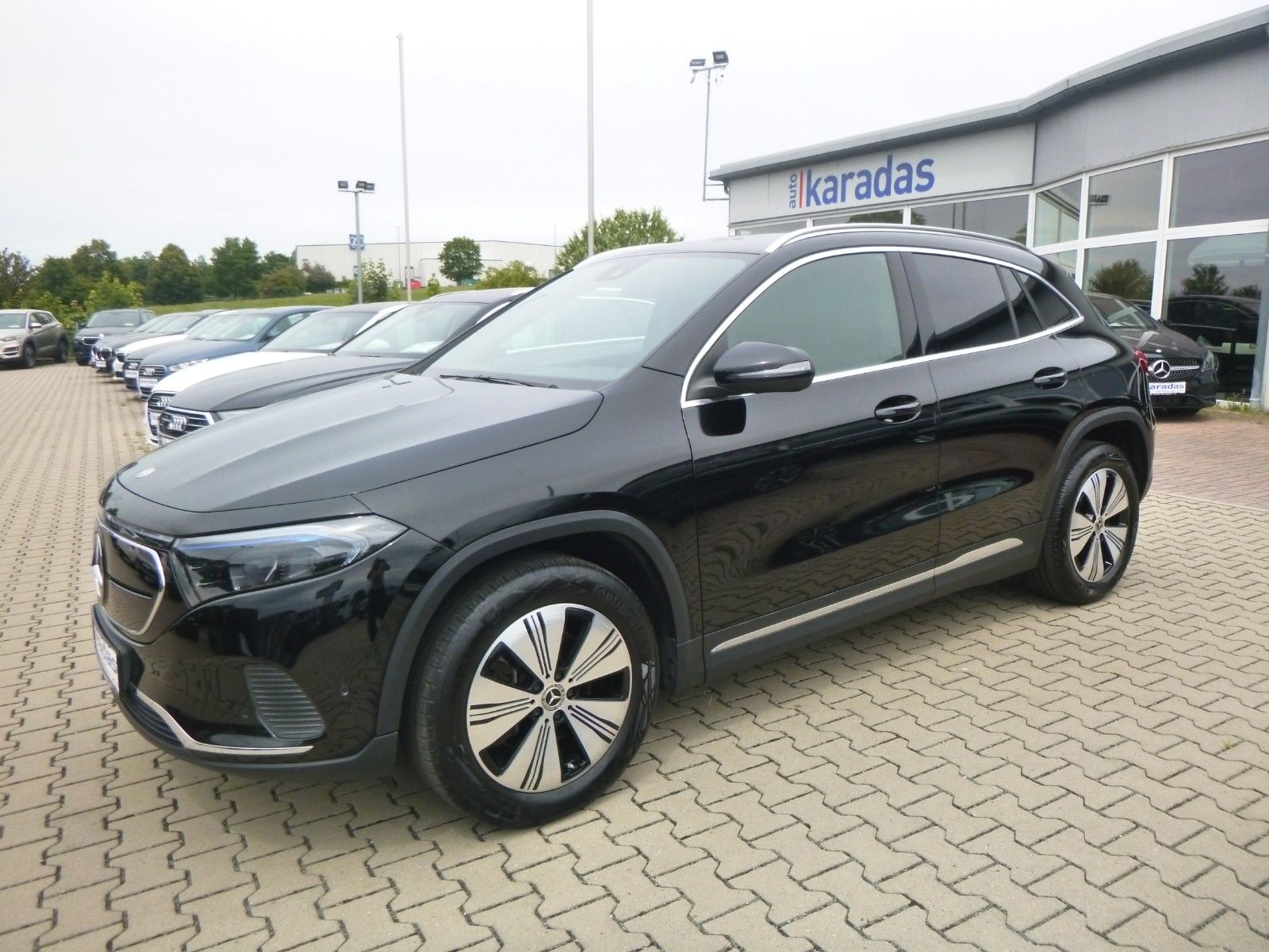 MERCEDES-BENZ EQA 250 Progressive >66,5 kWh/MBUX Navi/KAM/LED<