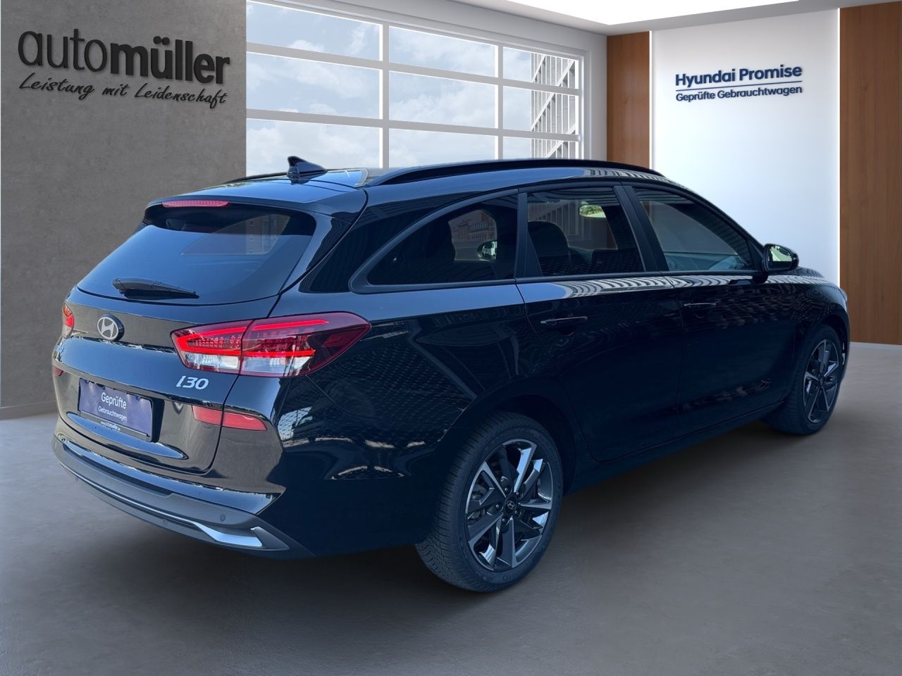 Fahrzeugabbildung Hyundai i30 ADVANTAGE LED*2Z-KLI*NAVI*WINTER*CARPL*KEYL*