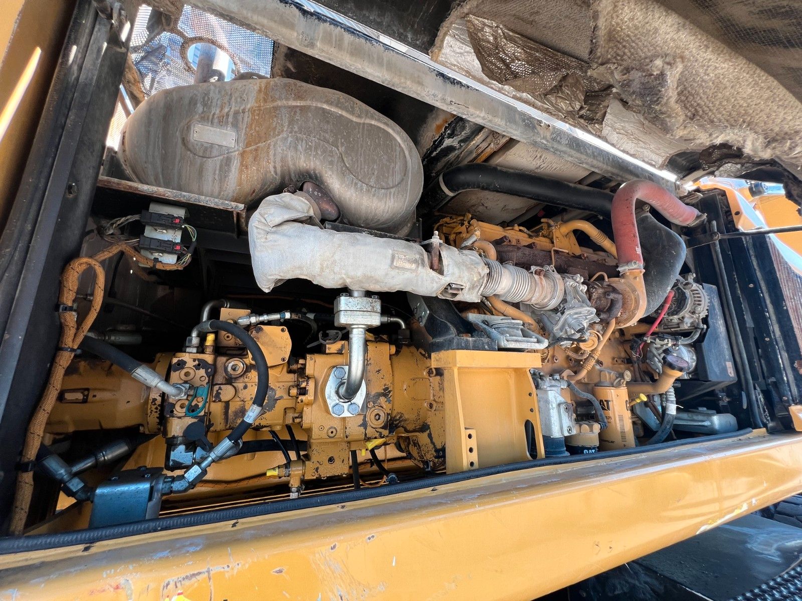 Fahrzeugabbildung CAT MH3024 / Schrottgreifer / 2019 / 9.082h