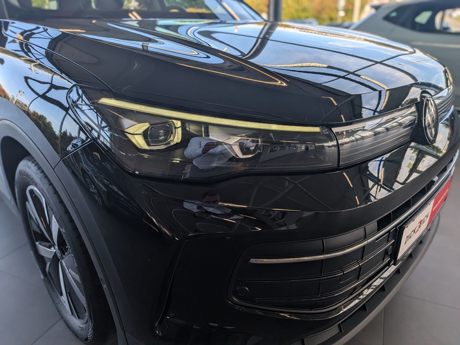 Fahrzeugabbildung Volkswagen Tiguan 1.5 eTSI ENERGY HD-Matrix 360 AHK 19
