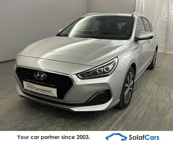 Hyundai i30 Kombi 1.6 CRDI Premium Aut. Xenon Navi 1/2 