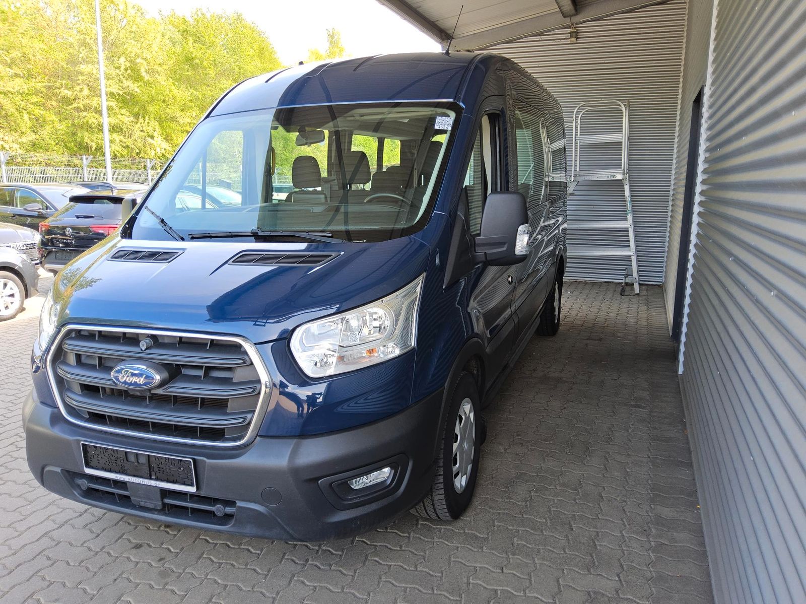 Ford Transit 2.0 TDCi Trend 9-Sitze Aut. Navi StHzg imagem 2