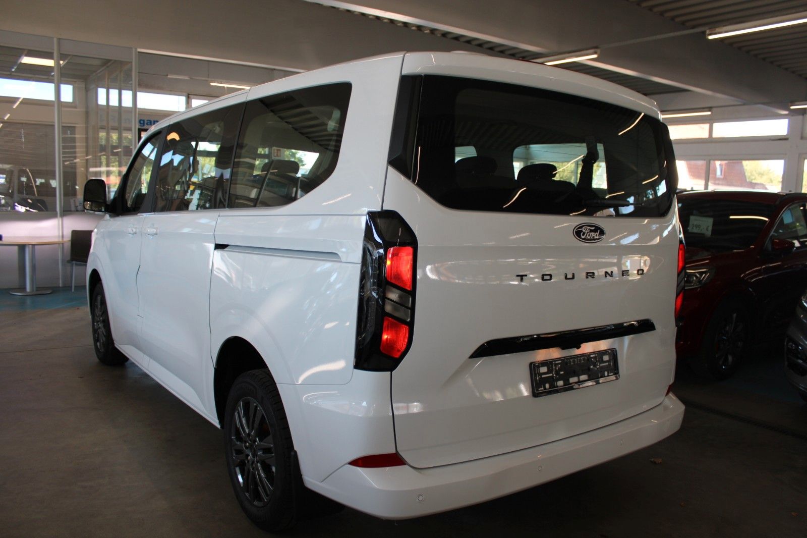 Fahrzeugabbildung Ford Tourneo Custom Titanium Automatik Technologie5