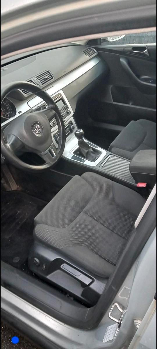 Volkswagen Passat 2010 — photo 7