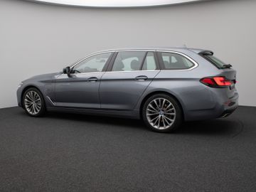Fahrzeugabbildung BMW 530e xD Pano Kamera DAB HiFi Adapt. Fahrwerk 19"