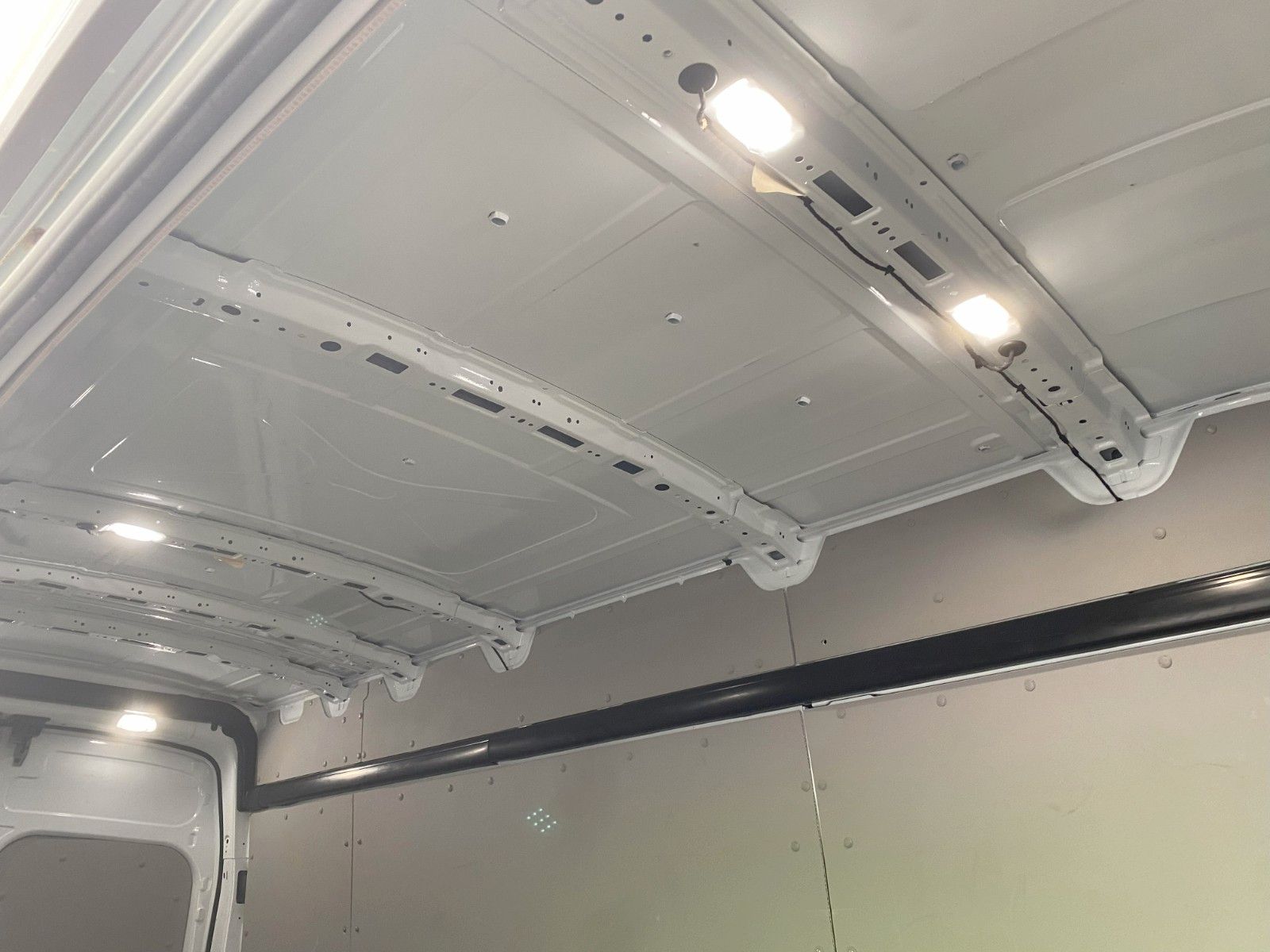 Fahrzeugabbildung Ford Transit 350 L4H3,Trend,1Hd,SHg,SHZ,58274Km