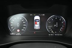 Fahrzeugabbildung Volvo XC40 T4 Autom. R-Design*FSHZG*RFK*BLIS*ACC*AHK