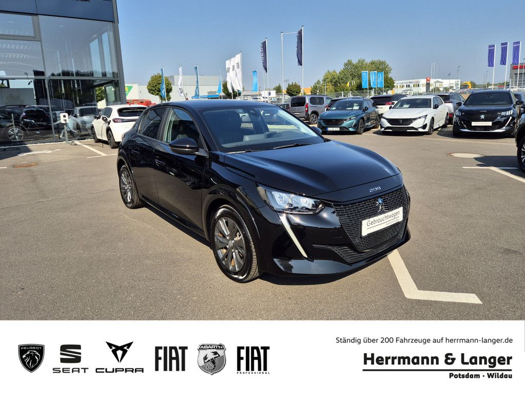 PEUGEOT 208 e- Active Pack Navi SHZ dunkle Scheiben