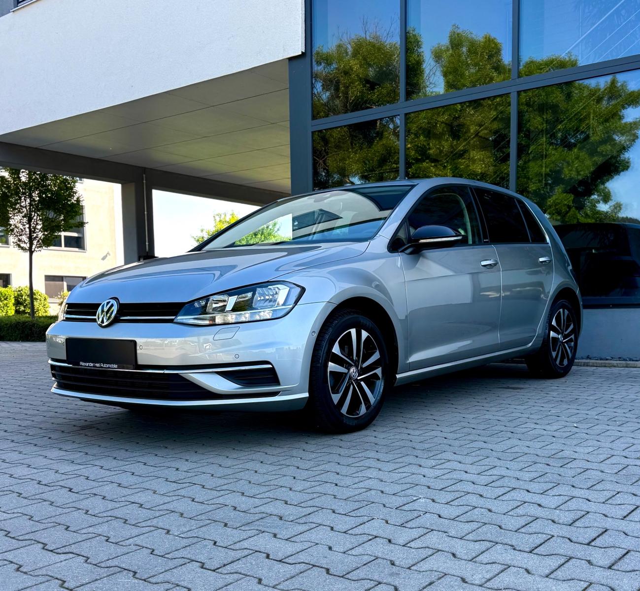 Volkswagen Golf 7 116PS IQ.DRIVE*WENIG KM*SHZ*PDC*ACC*TEL*