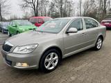 Skoda Octavia Lim. Family*1.HAND*AHK*PDC*SHZ - gebrauchte Skoda Octavia aus dem Jahr 2012