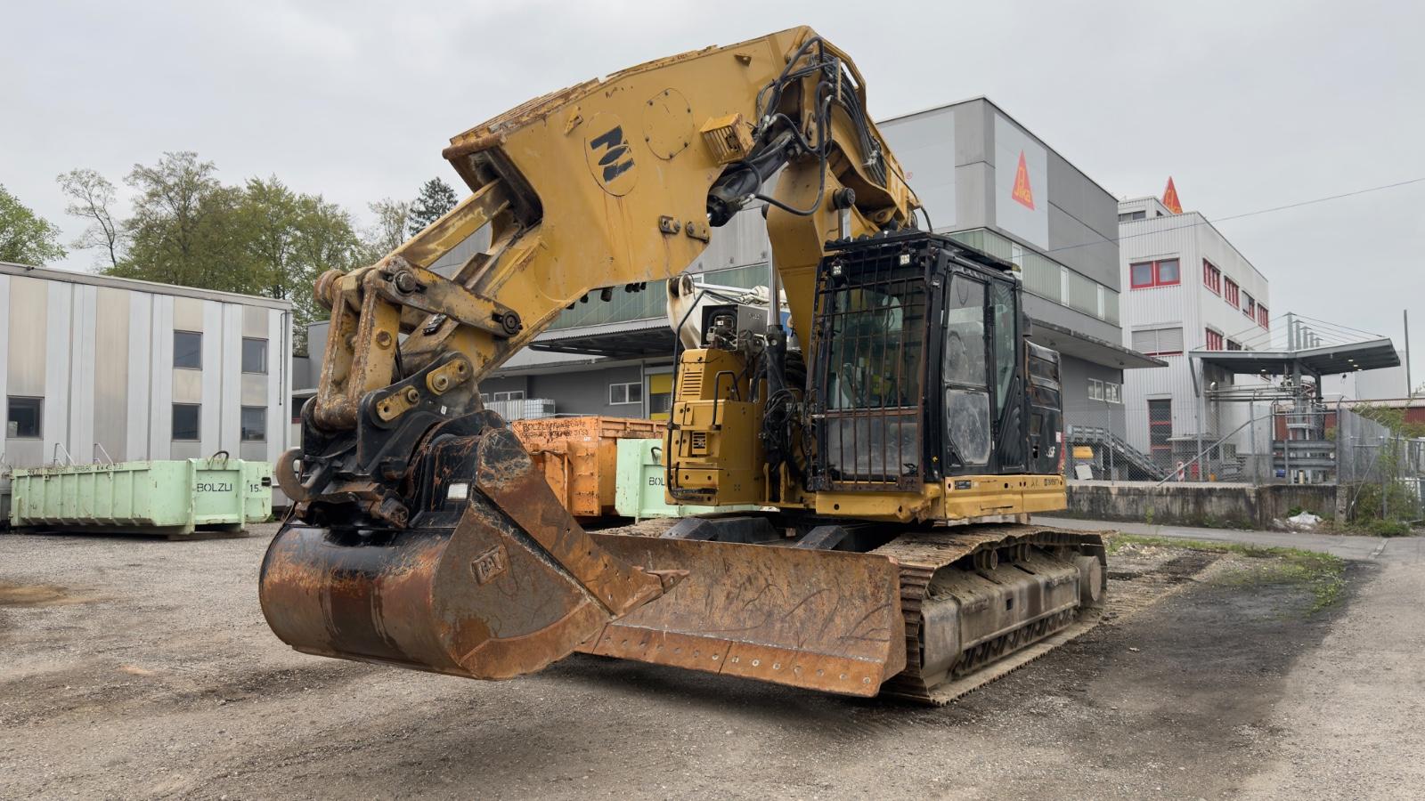 CAT 335F Tunnel
