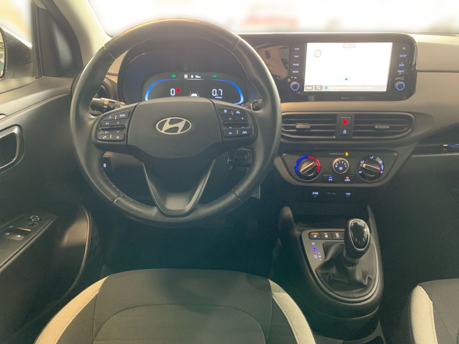 Fahrzeugabbildung Hyundai i10 1.0 Automatik Trend Navi Kamera