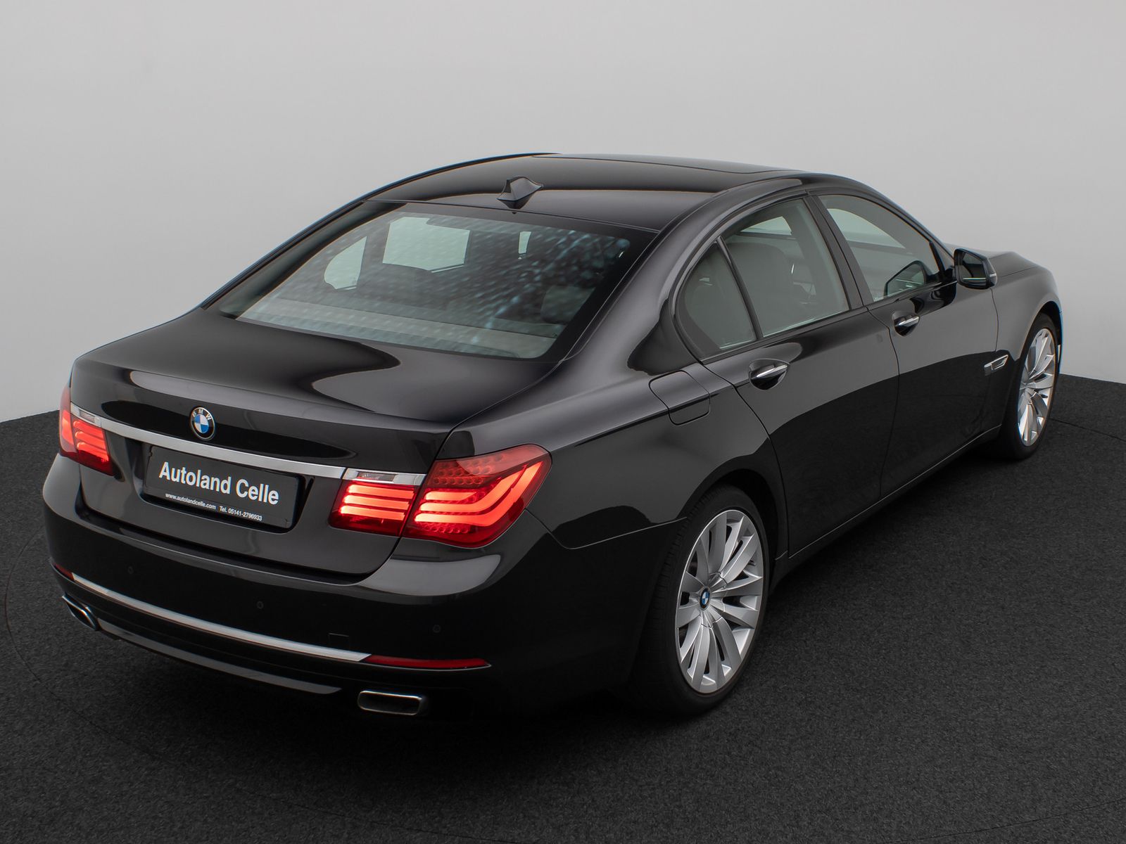 Fahrzeugabbildung BMW 740d xD Glasdach Kamera HUD HiFi Lenkrhzg SoftCl