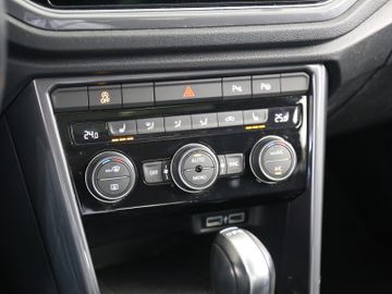 Volkswagen T-Roc 1.5TSI DSG IQ DRIVE PANORAMA KAMERA ACC