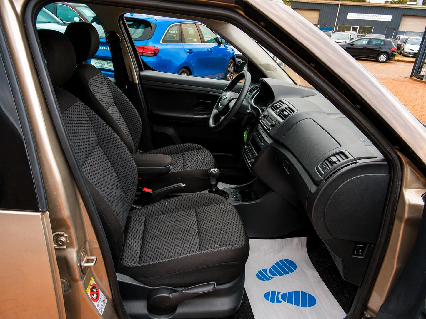 Skoda Roomster 2011 — photo 15