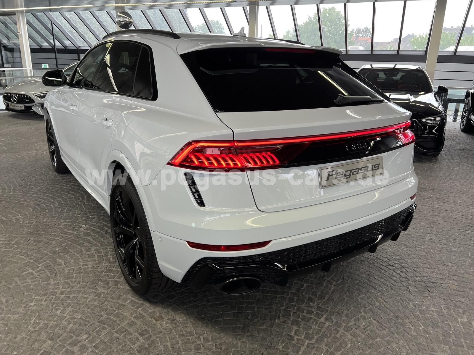 AUDI RSQ8 - 4