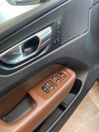 MYAUTOCENTER – Gebraucht- und Jahreswagen mit Werkstattservice in Pfaffenhofen Volvo XC 60 *Inscription*AHK*LED*Kamera*