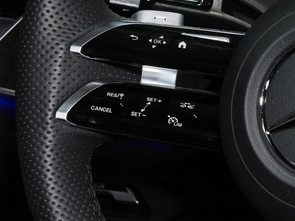 Mercedes-Benz E 220 d T AMG NIGHT PANO DISTRONIC 4D-SOUND