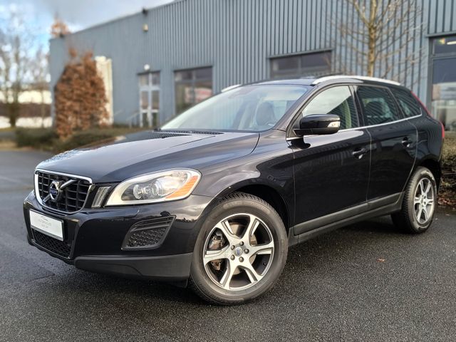 Volvo XC60 D5 Aut. AWD Summum Pano, Kamera 12M Garan.