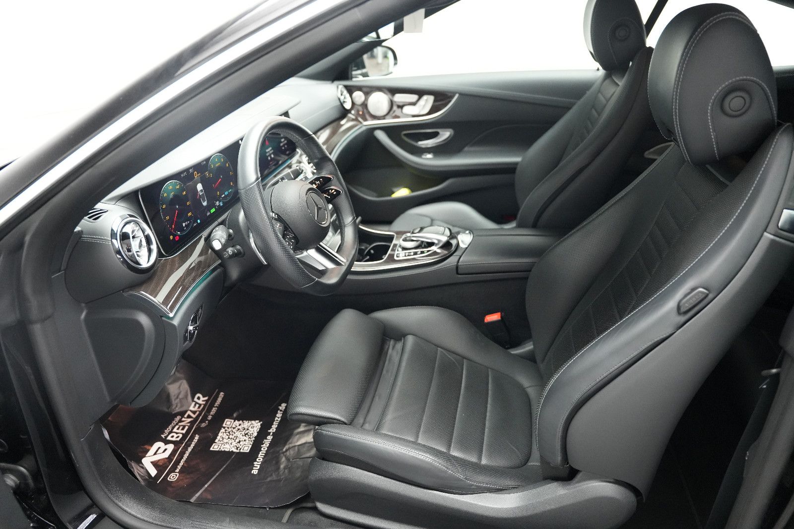 Fahrzeugabbildung Mercedes-Benz E 450 Cabrio AMG/BURMESTER/HUD/AMBIENTE/MASSAGE/