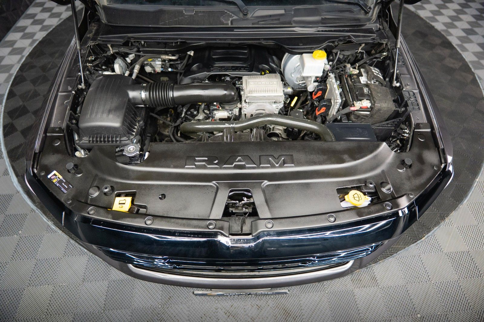 Fahrzeugabbildung Dodge RAM 5.7 V8 HEMI 4x4 Limited Longbed Airmatic 19%