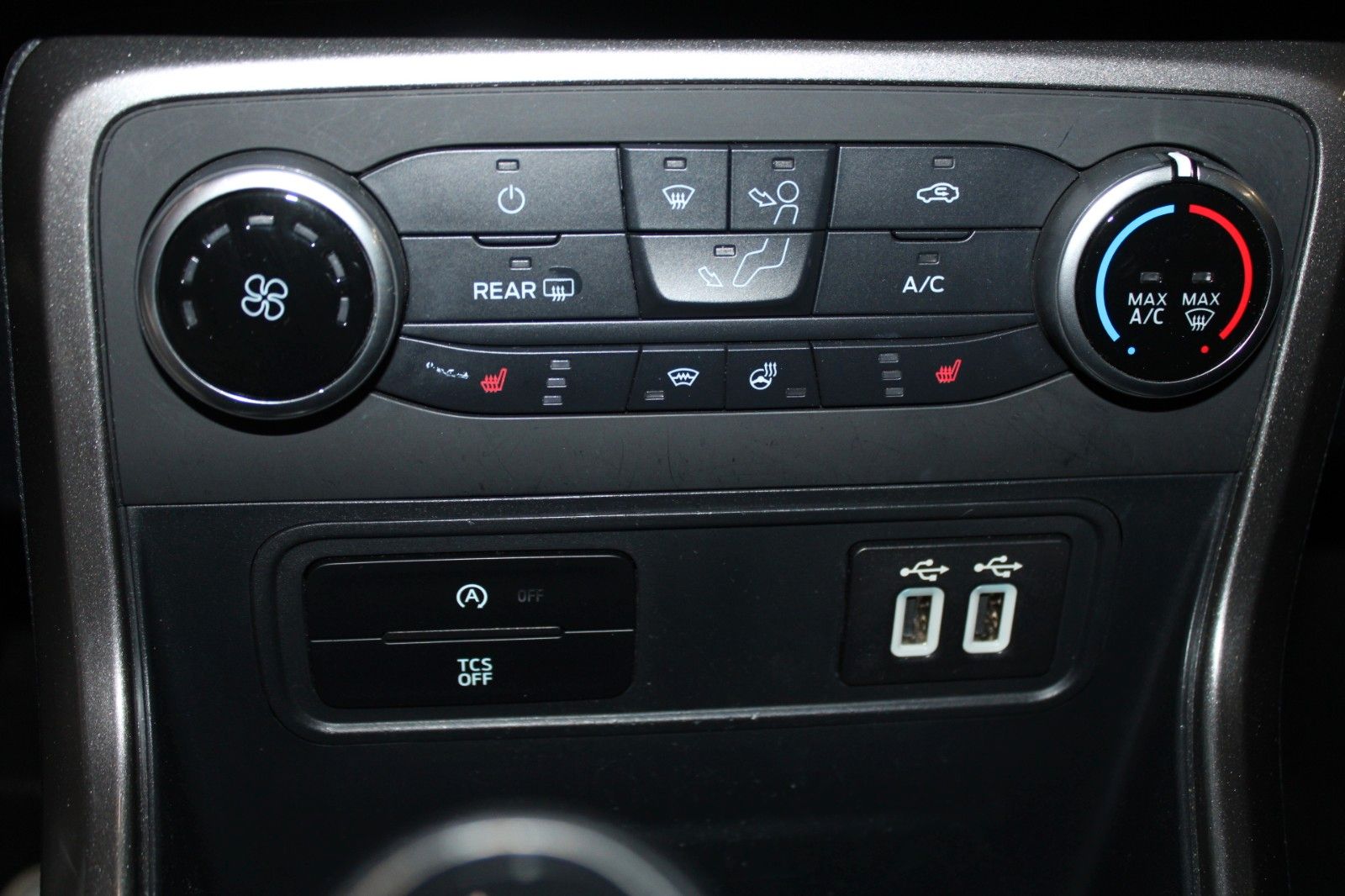 Fahrzeugabbildung Ford EcoSport Cool & Connect  LED KLIMA WinterPaket