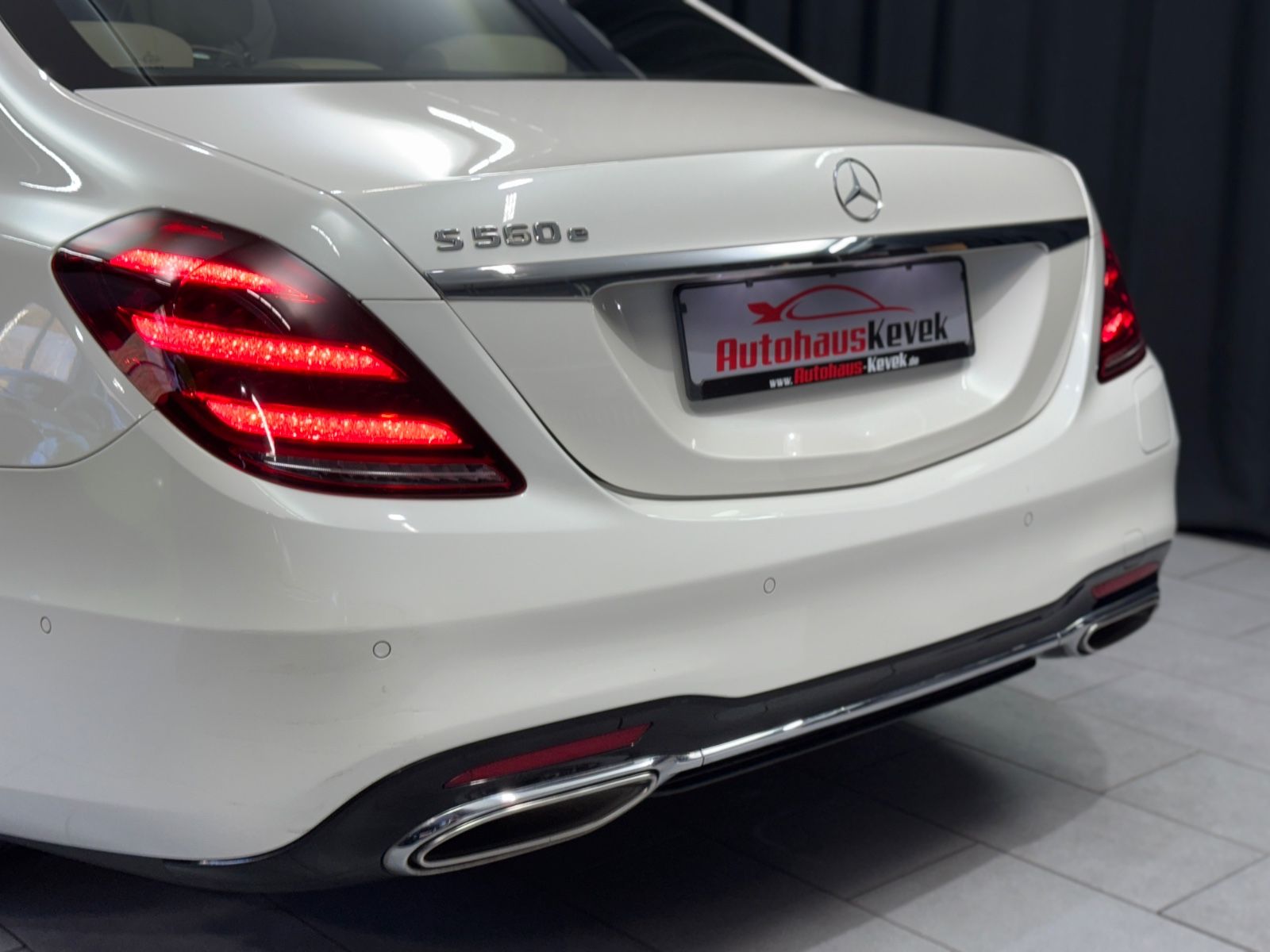 Fahrzeugabbildung Mercedes-Benz S 560e LANG|AMG-LINE|20"ZOLL|PANORAMA|ACC|VOLL