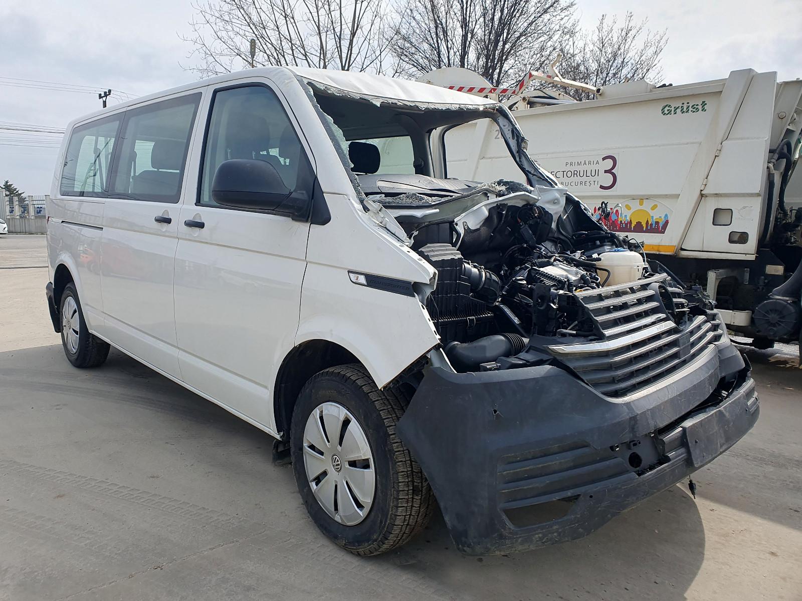Volkswagen T6 Transporter, 2.0tdi, 2024, 9 sitze, LED