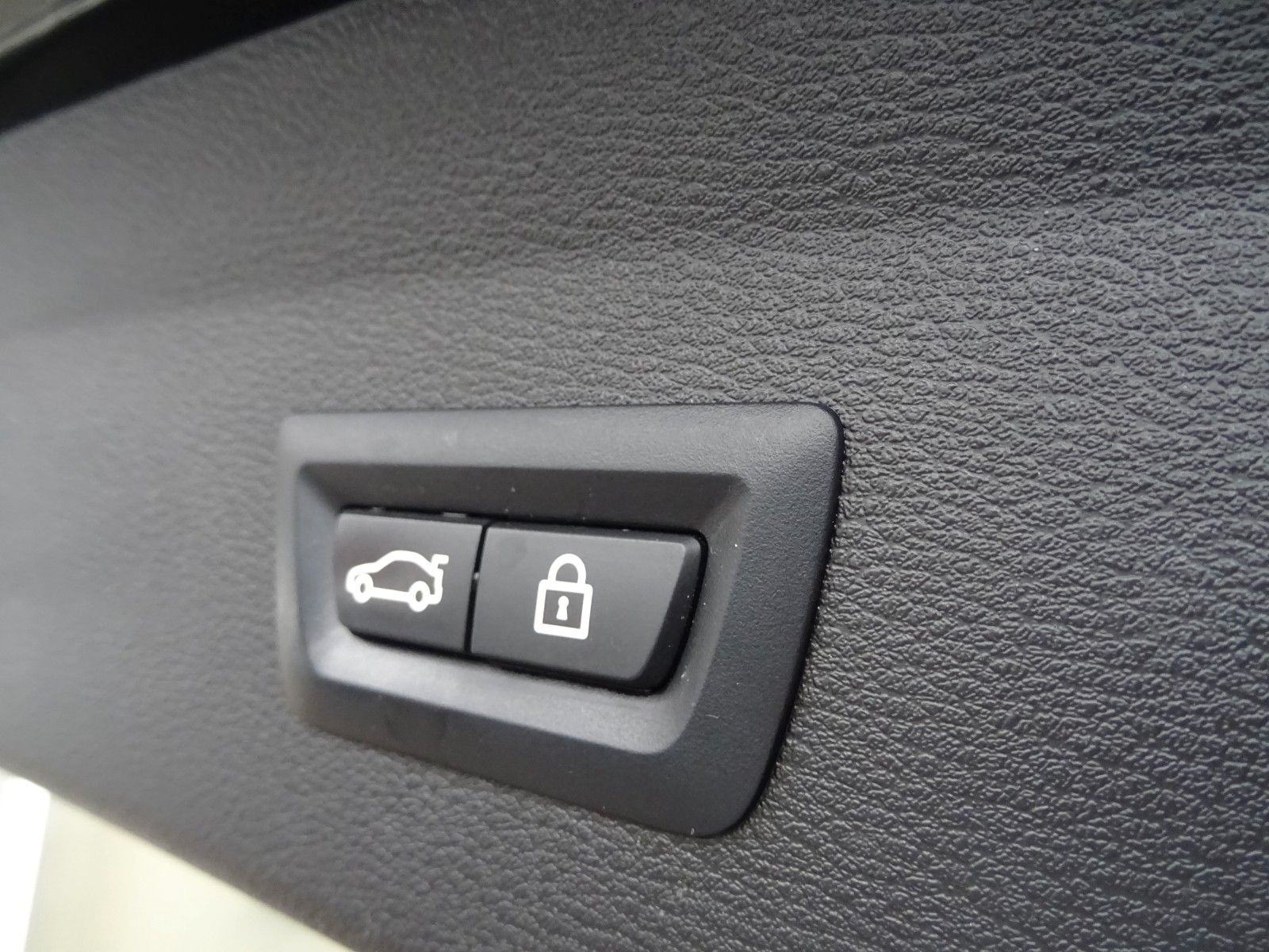 BMW X1 sDrive20d Aut Advantage HUD Navi LED 17" Keyl foto 15