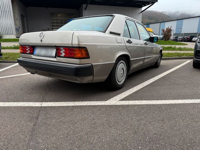 Mercedes-Benz Mercedes benz E190 2.0 5g w201