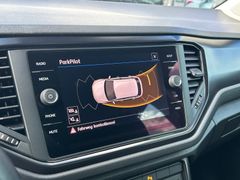 Fahrzeugabbildung Volkswagen T-Roc 1.5 TSI DSG Sitzheizung PDC Bluetooth