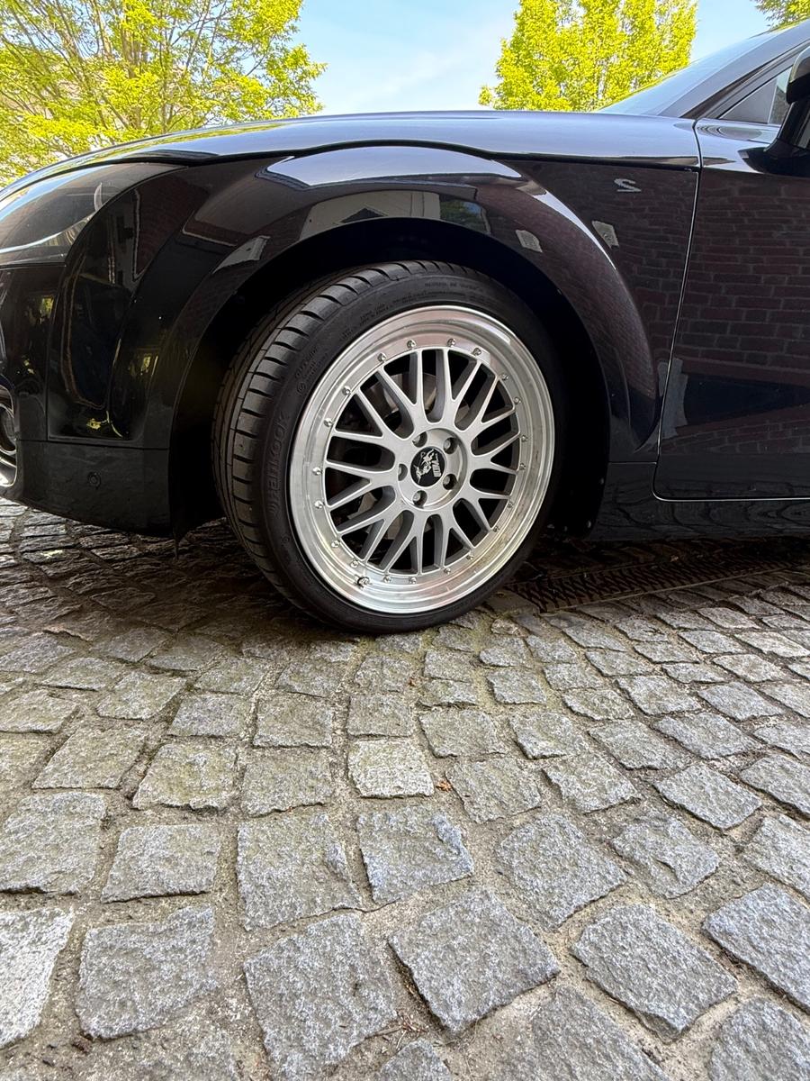Audi TT Coupe 1.8 TFSI - Carplay,SHZ,Motor revidiert