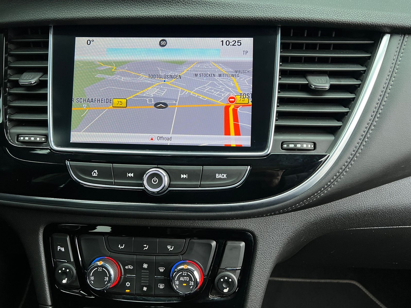 Fahrzeugabbildung Opel Mokka X Innovation 1.4 Turbo Automatik *AHK, Nav