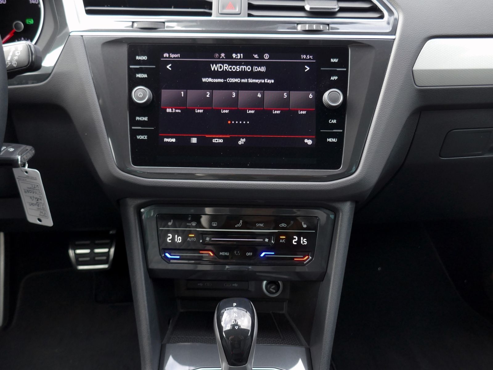 Fahrzeugabbildung Volkswagen Tiguan MOVE 2.0 TDI DSG | LED RFK ACC Navi