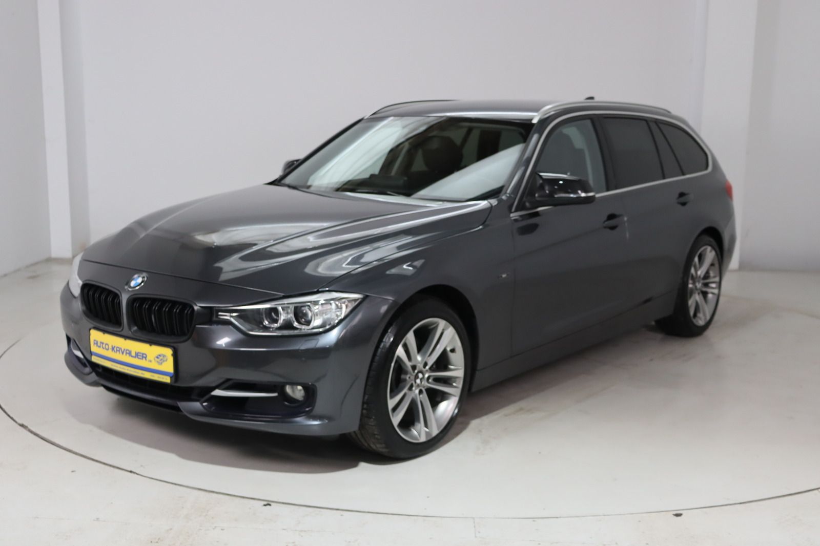 Fahrzeugabbildung BMW 330 d Touring  xDrive Sport Line