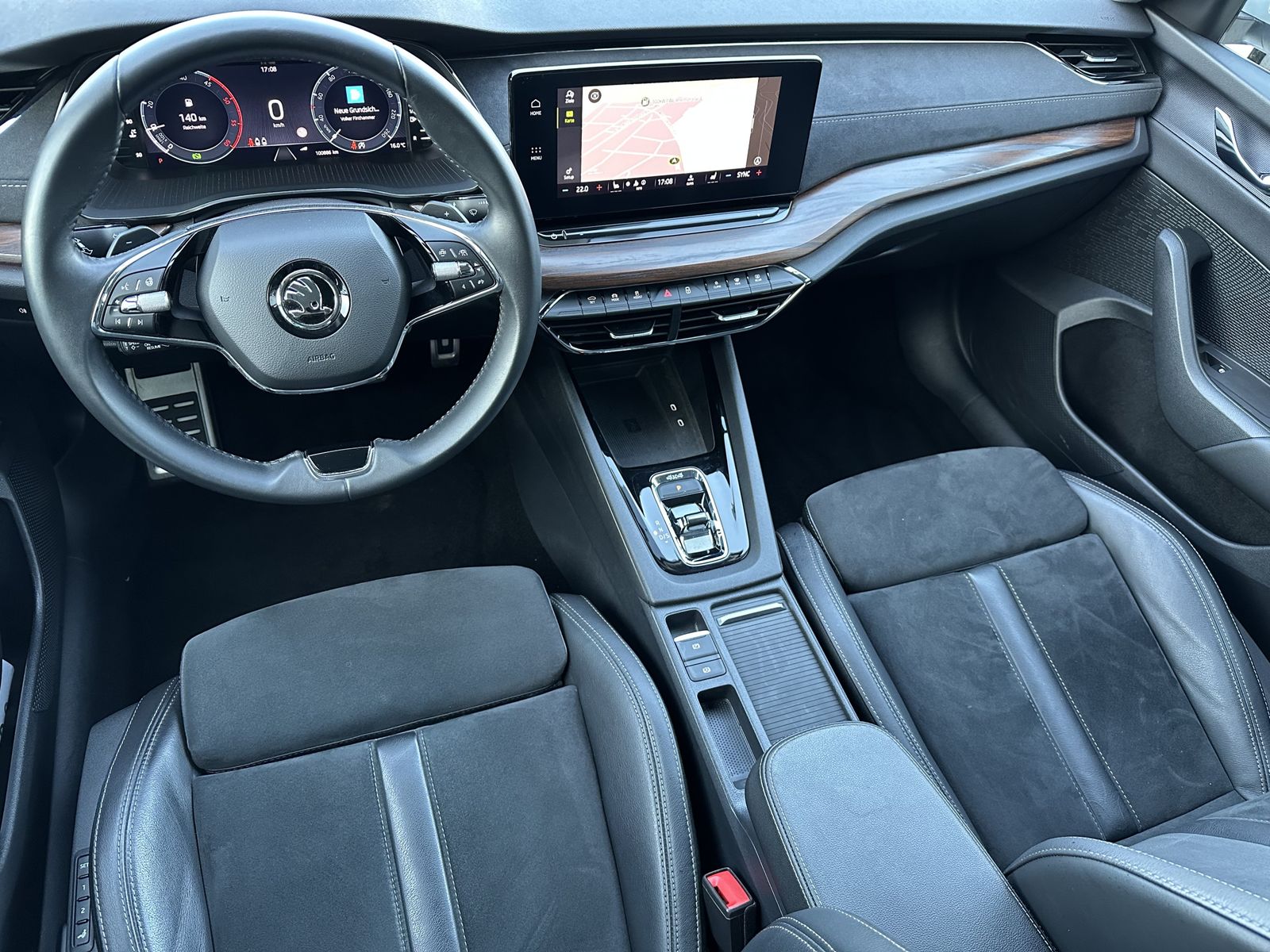Fahrzeugabbildung SKODA Octavia Combi Scout 4x4 NAV+LED+AHK+HEAD-UP+18ZO