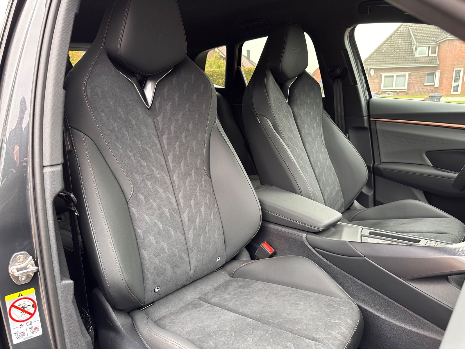 Fahrzeugabbildung CUPRA Terramar 1.5 eTSI DSG AHK/ACC/LED/RFK/APP