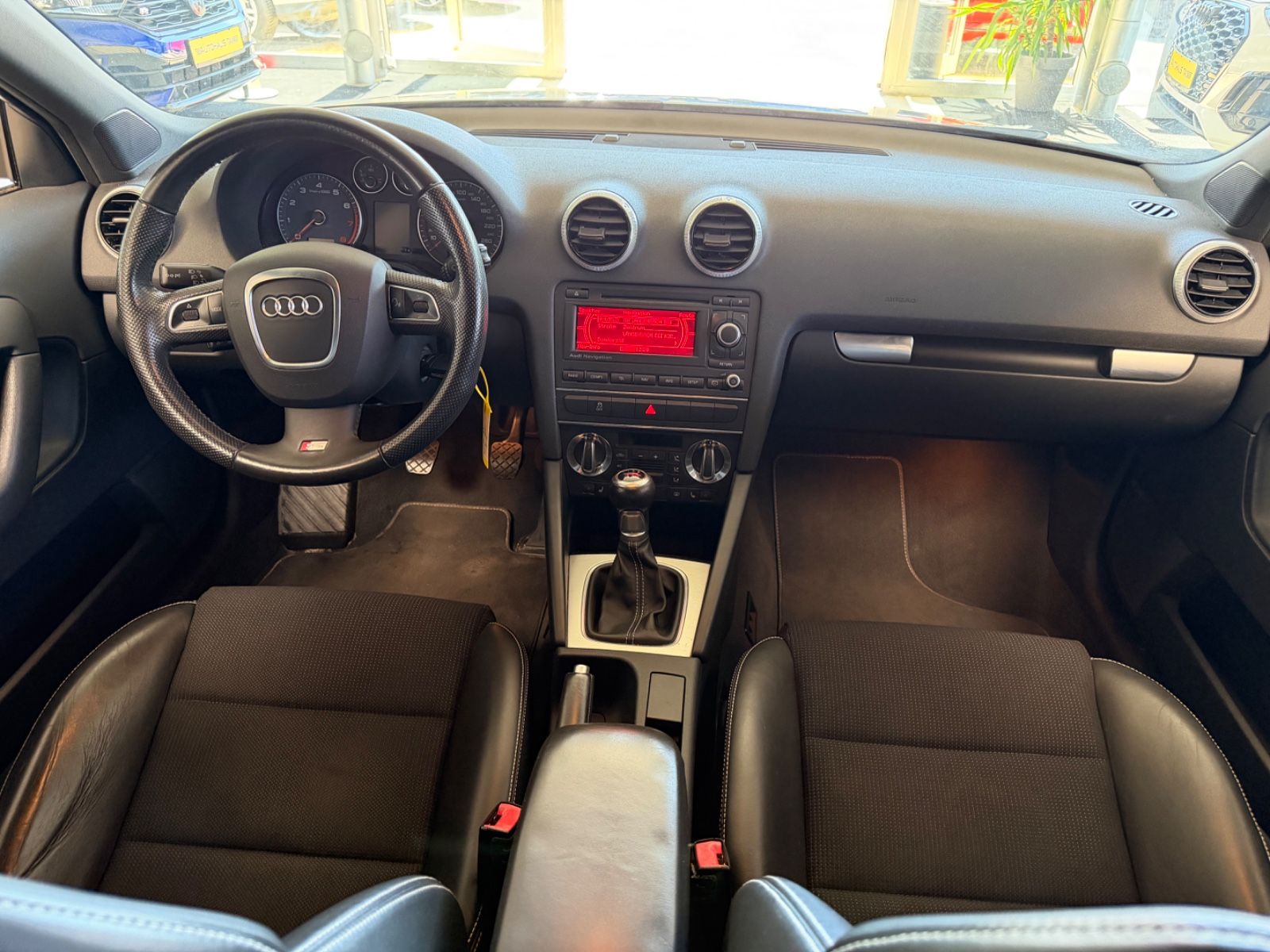 Fahrzeugabbildung Audi A3 Sportback 1.8 TFSI S line Sportpaket plus