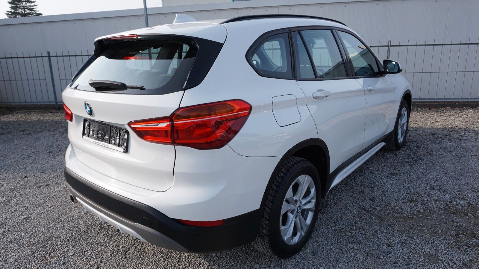 Fahrzeugabbildung BMW X1 sDrive 18i Sport Line, Kamera, PDC, Panorama