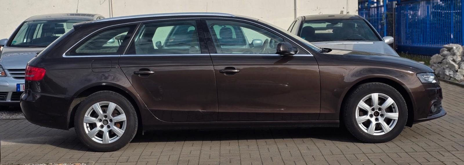 Audi A4 2011 — photo 8