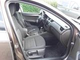 Skoda Octavia Combi Scout 4x4 Bi-Xenon AHK DAB GRA Nav - Skoda Octavia: Allradantrieb, Scout