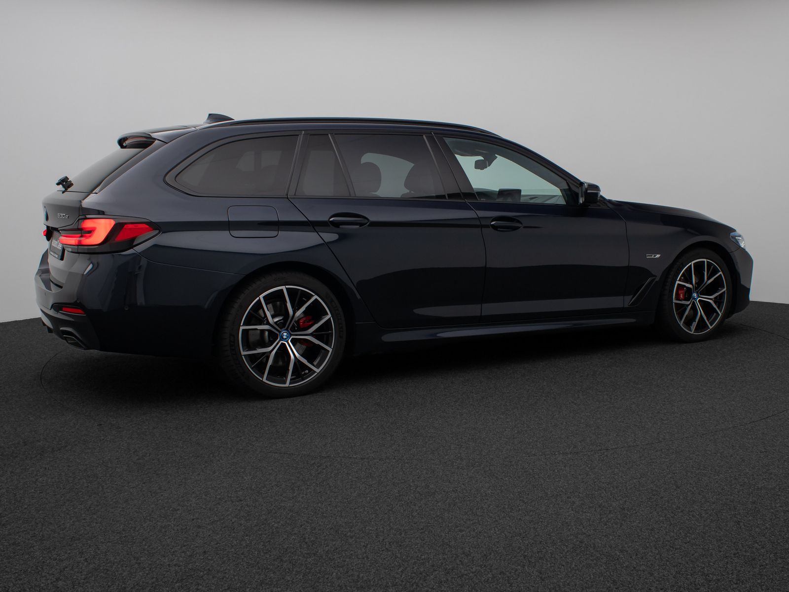 Fahrzeugabbildung BMW 530e xD M Sport Pro Panoram Kamera Laser HUD H/K