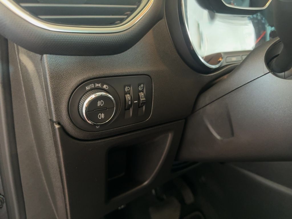 Fahrzeugabbildung Opel Crossland AUTOMATIK, NAVI, Rückfahrkamera, SHZ,