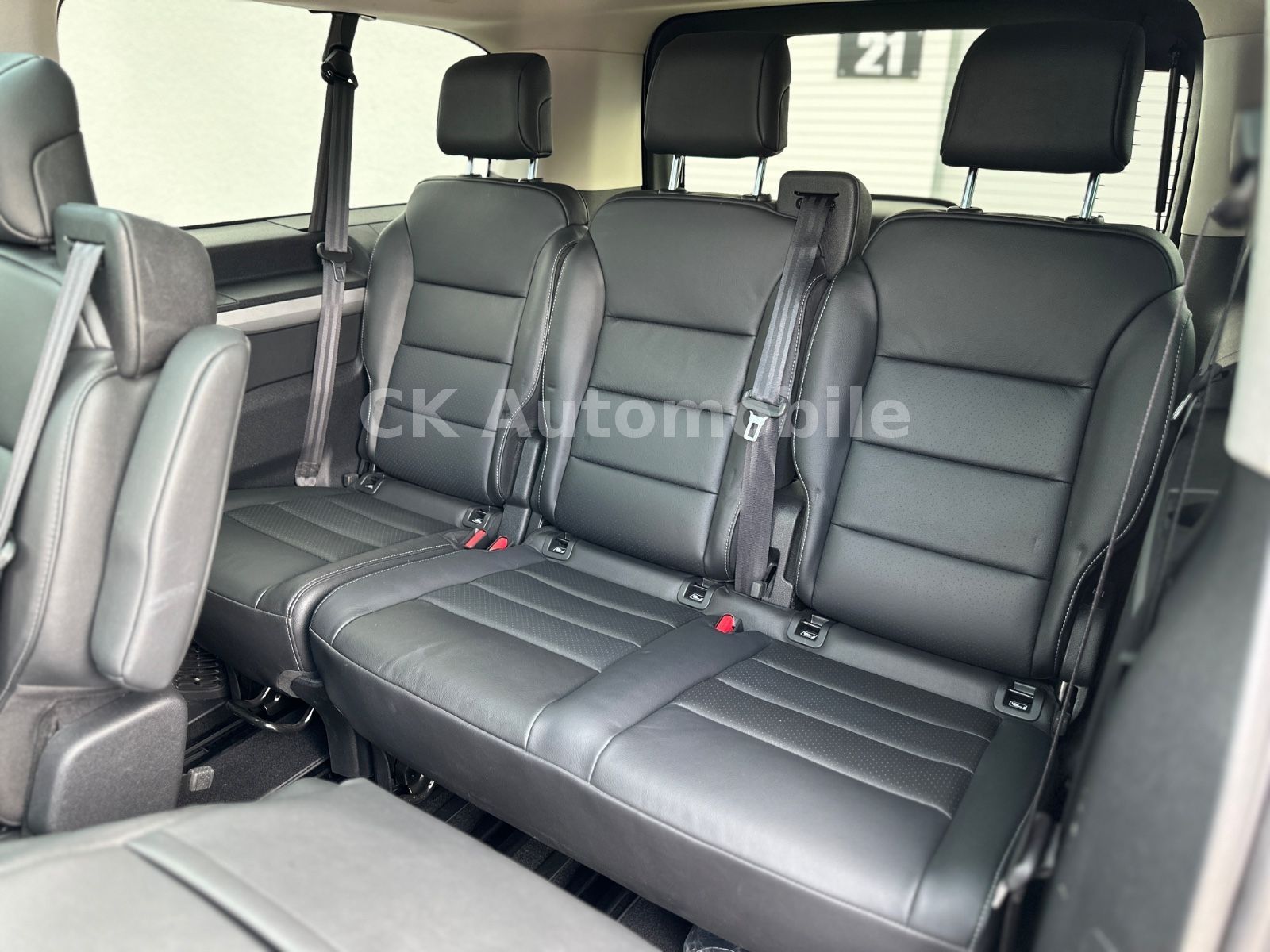 Fahrzeugabbildung Opel Zafira Life Elegance L/7 Sitze/Navi/Pano/LED/AHK