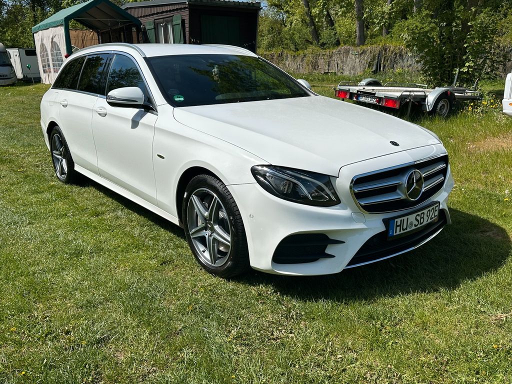 Image of Mercedes-Benz E 300