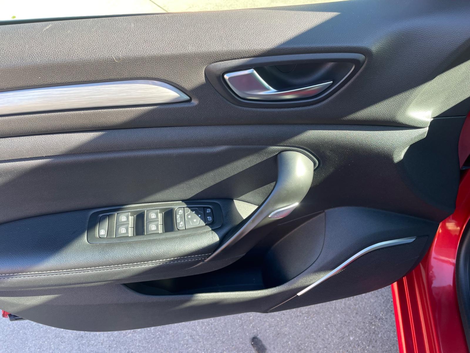 Renault Megane IV 1,3 Limo/Navi/Klima/Kamera/LED/PDC
