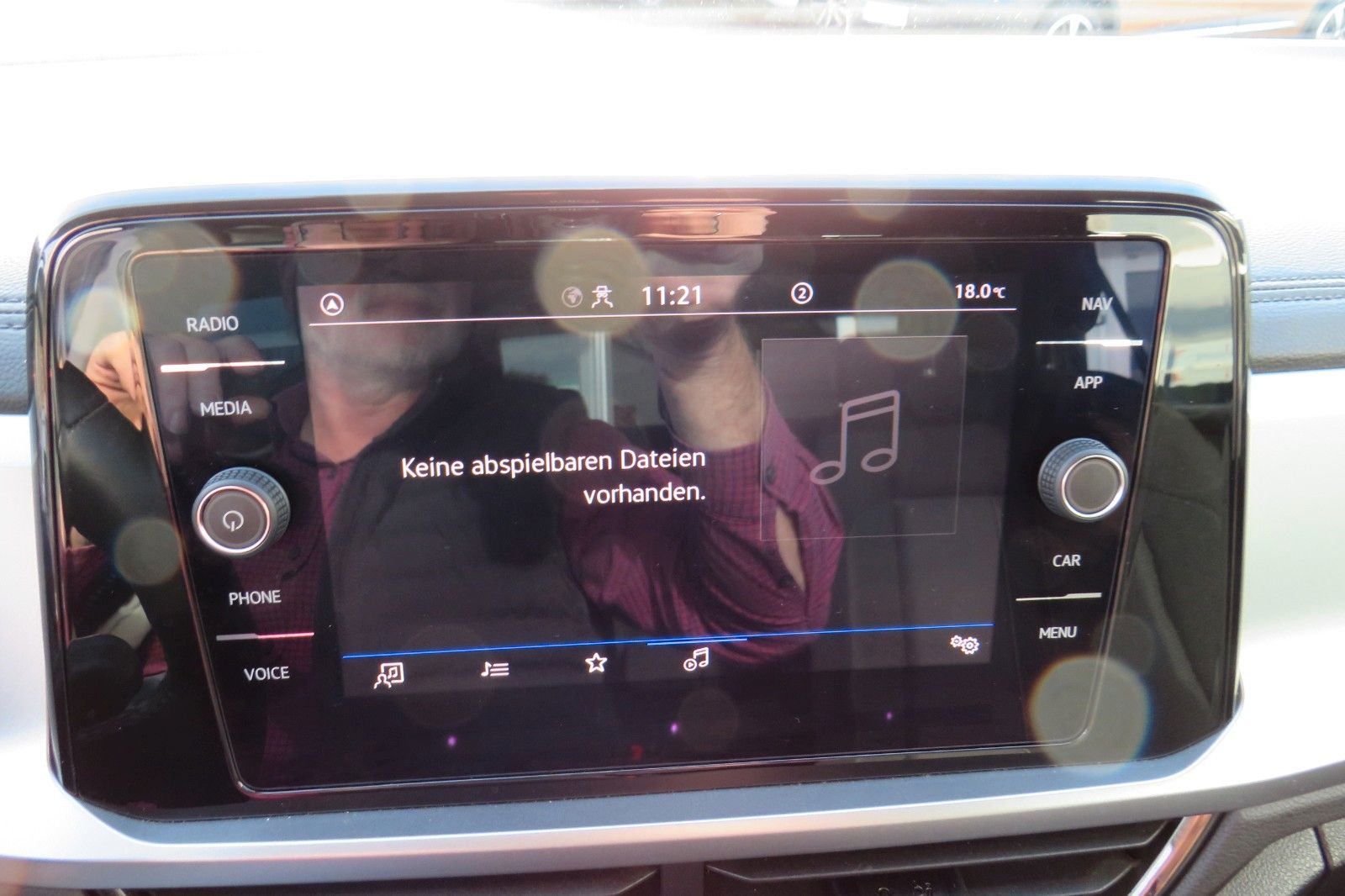 Fahrzeugabbildung Volkswagen T-Roc Life DSG AHK NAVI SITZH. APP-CON. LED 1Hd